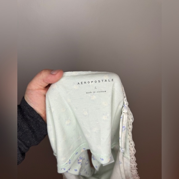 Pre-Owned LG Aeropostale White and Blue Floral Print Lace Cami Top - Picture 3 of 5